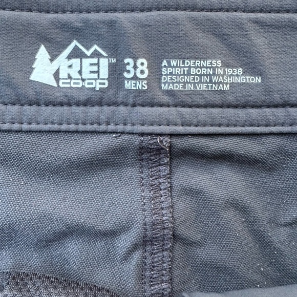 Rei Men’s Gray Belted Shorts 38 - Picture 4 of 5